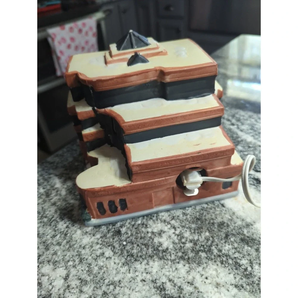 Christmas Village - Marsh Corporate Headquarters At Crosspoint - Vintage - Light
